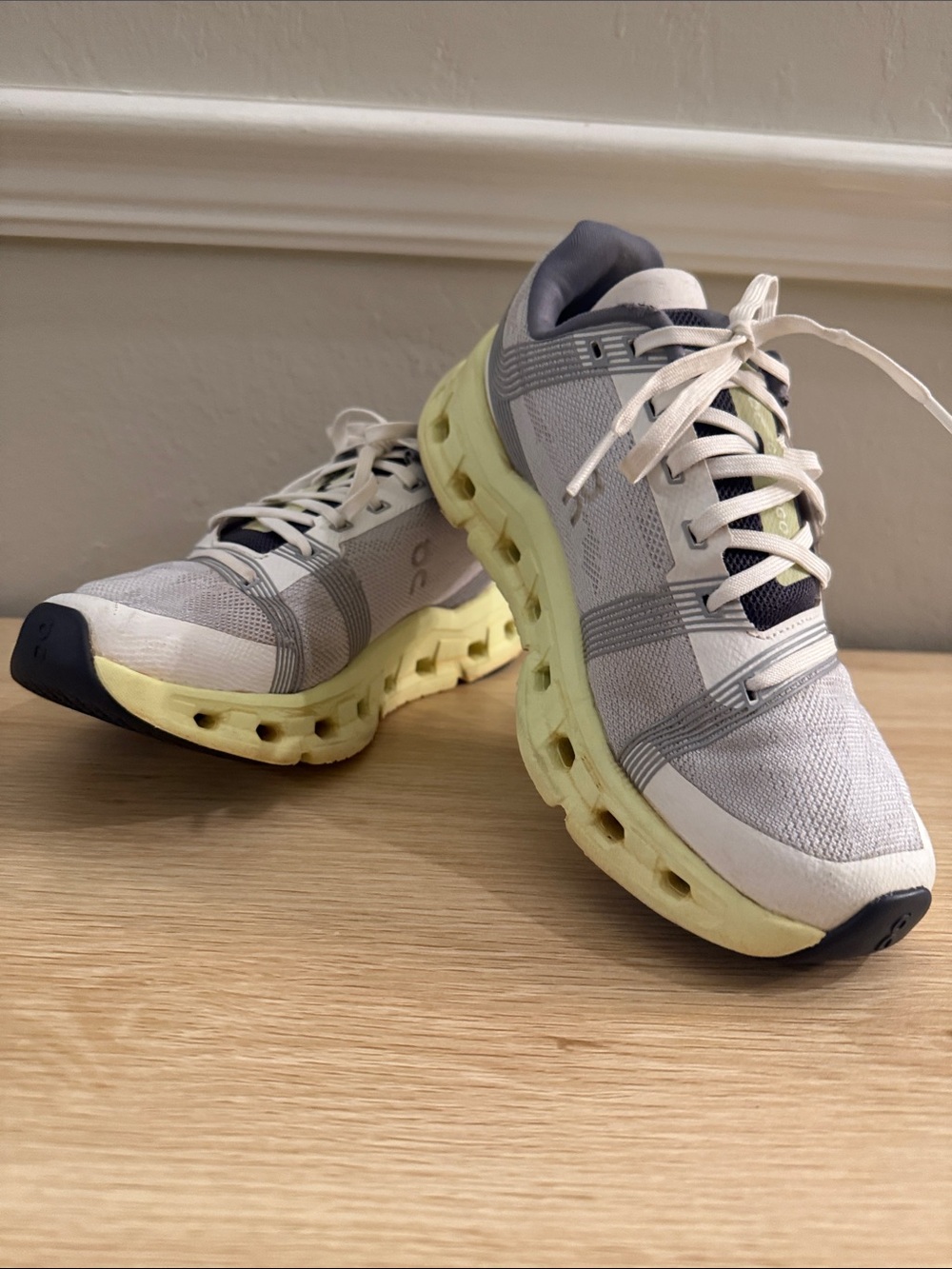 On Cloud Running Shoes “Frost / Hay”.  Women’s Size 6.5